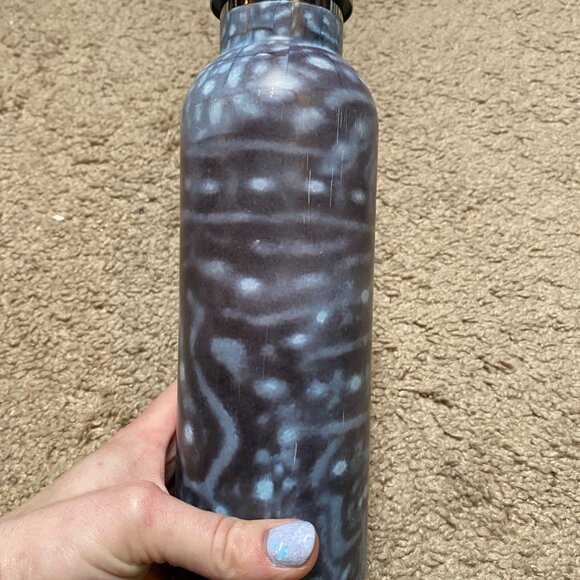 Waterlust Whale Shark Warrior Water Bottle Insulated 750 ml Stainless Steel - Picture 2 of 9